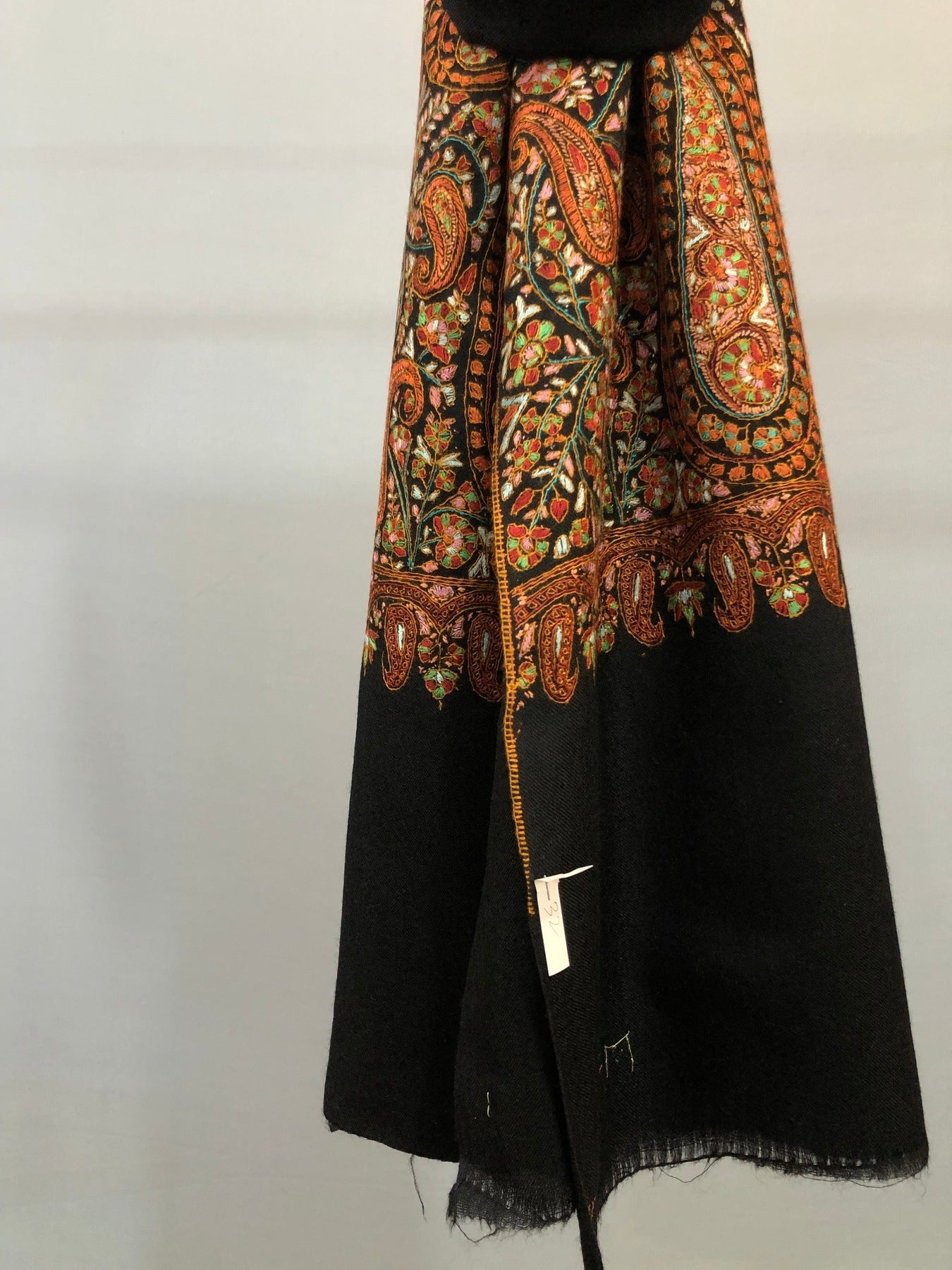 Black Sozni Palla Pashmina Shawl ArtAsiaHandicrafts